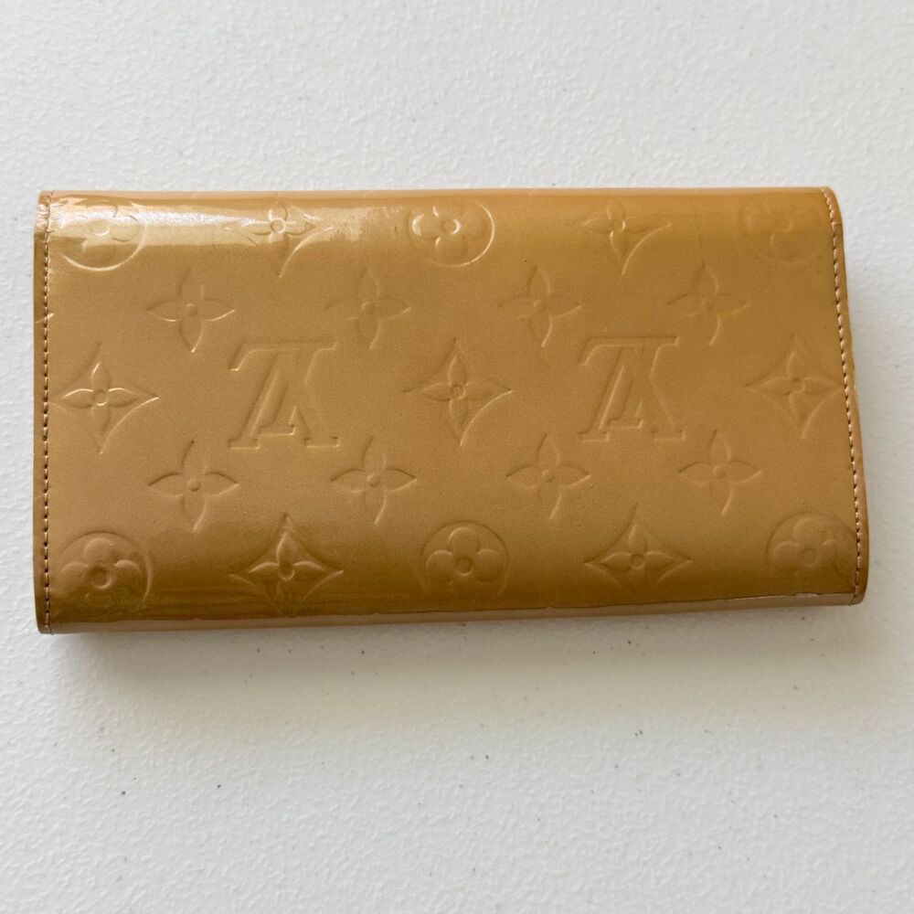 Louis Vuitton Vernis beige monogram long wallet authentic with COA 7.5x4 - Picture 3 of 8